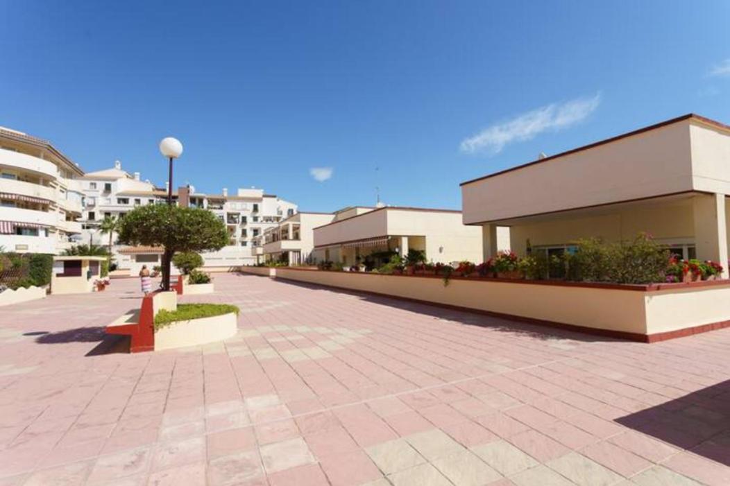 Chic Beachfront Flat With Amazing Sea Views And Private Indoor Parking Benalmádena Exterior foto